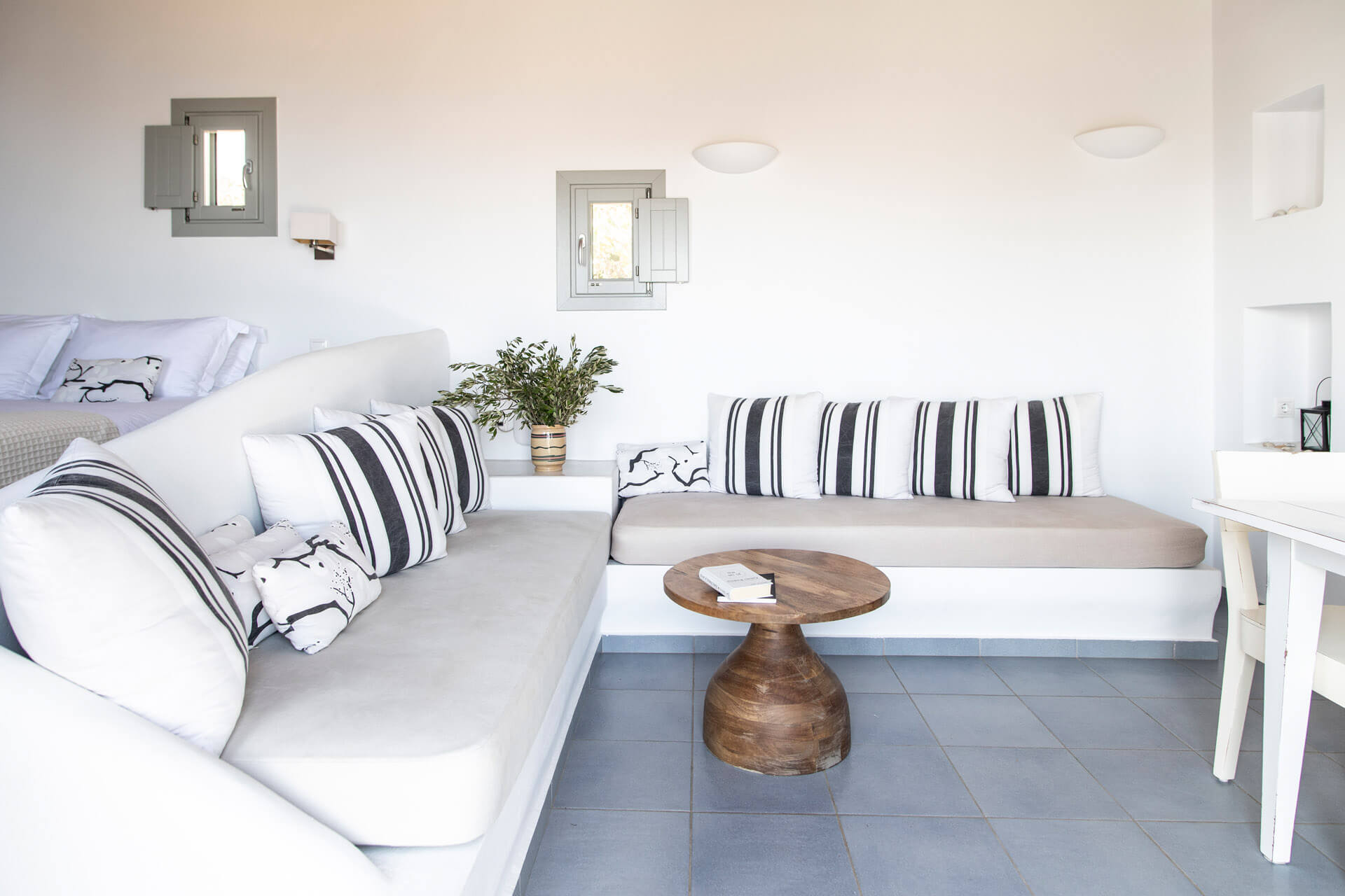 hotel-folegandros-suite-dendro-13