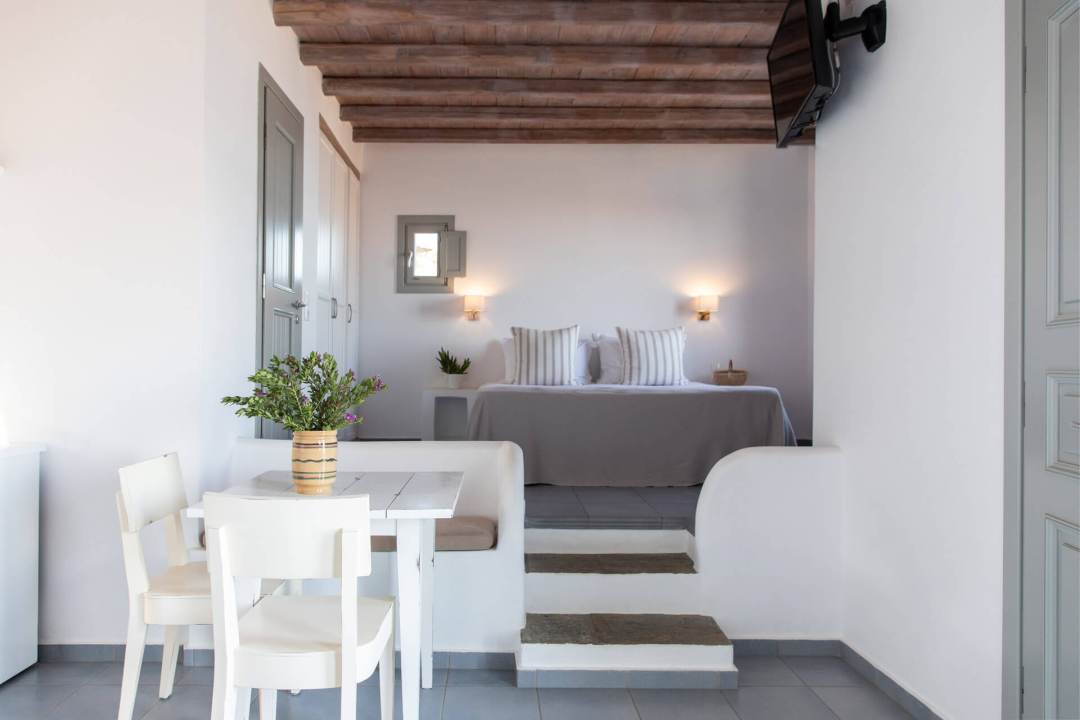 hotel-folegandros-suite-embati-01